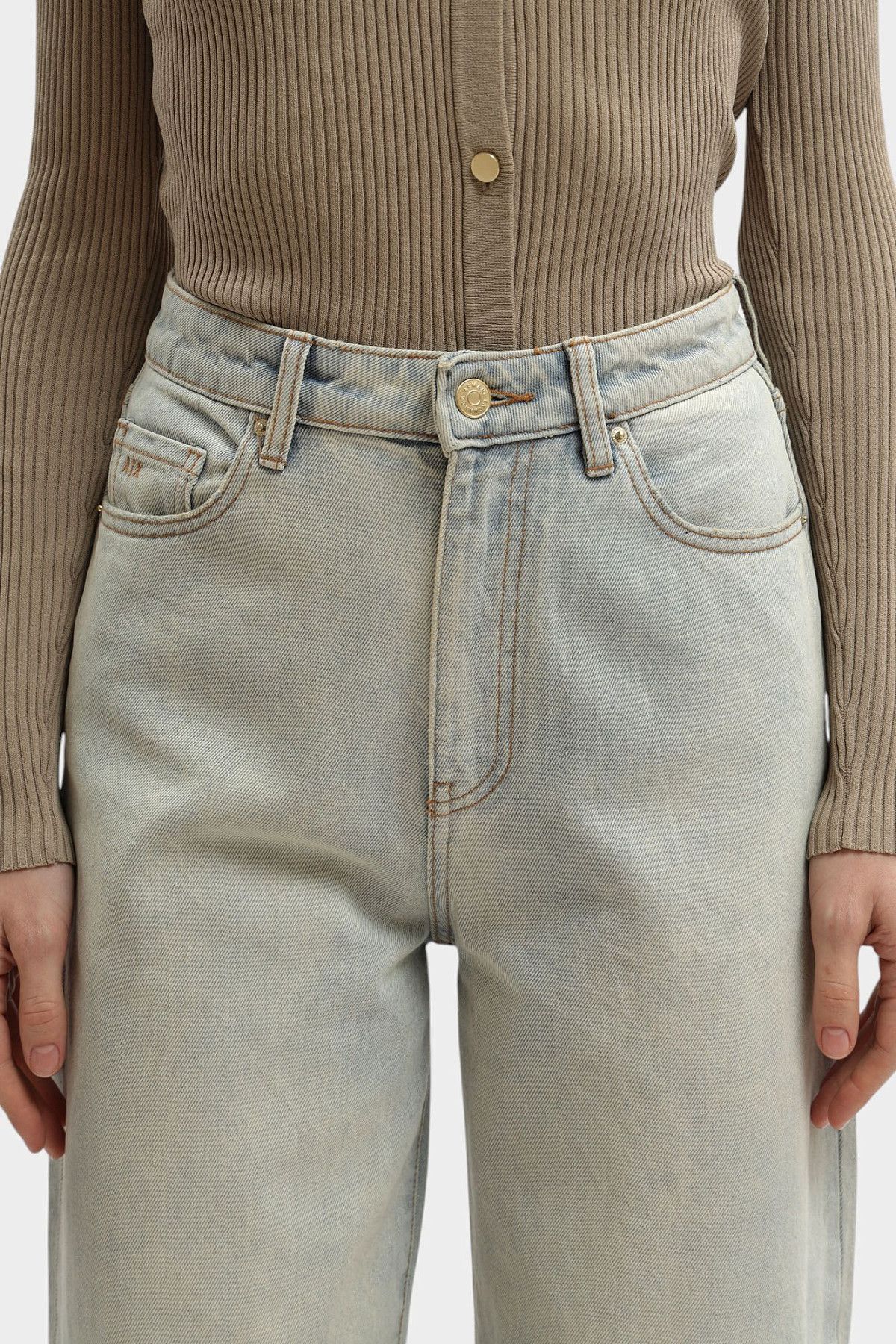 Джинсы Armani Exchange