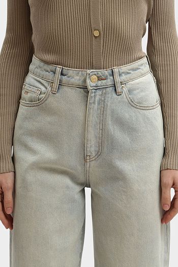 Джинсы Armani Exchange