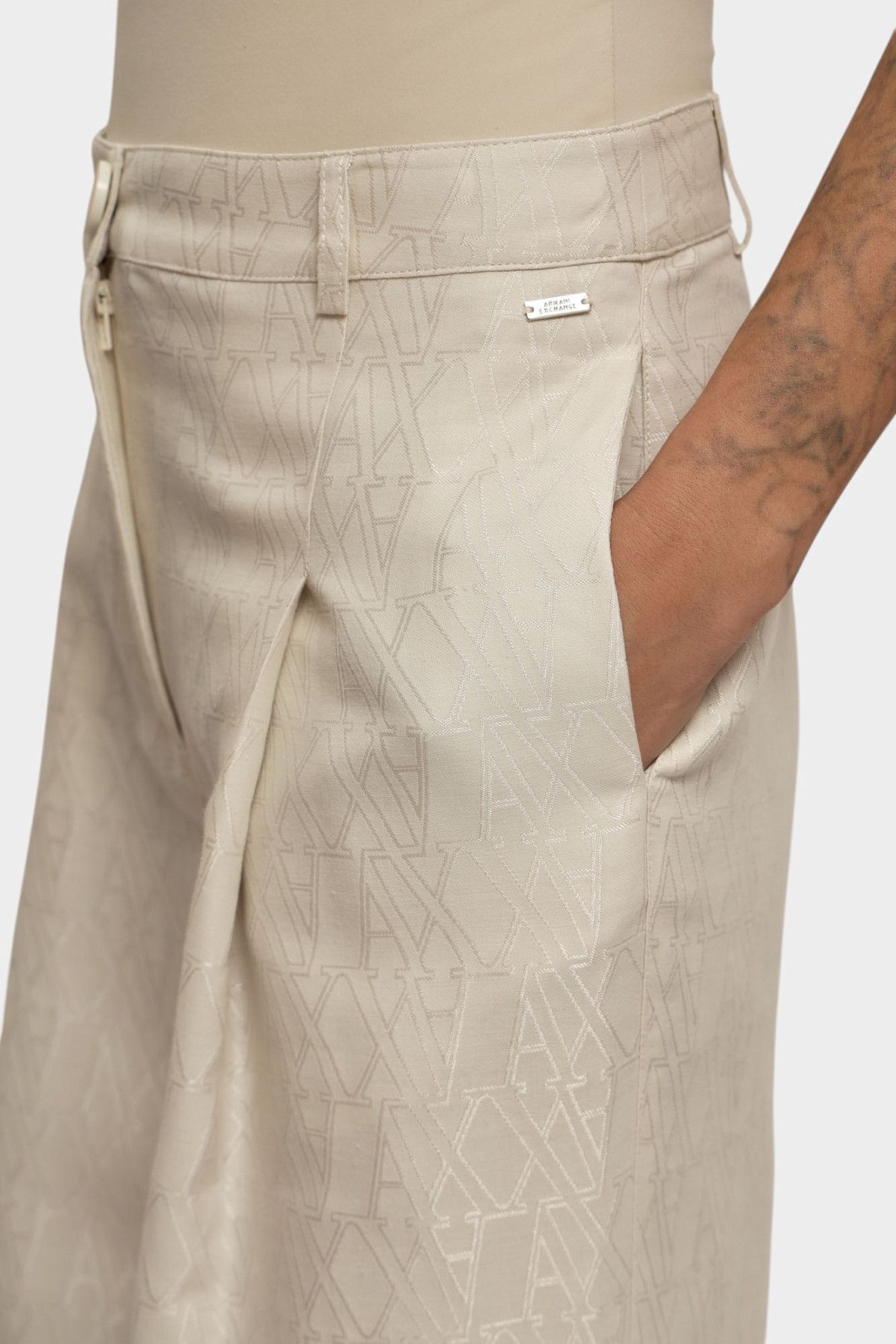 Брюки Armani Exchange Молочный