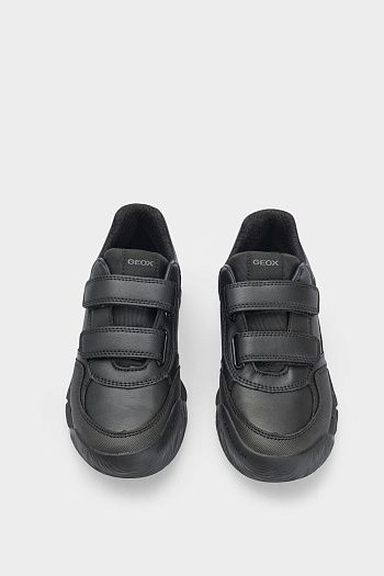 Кроссовки черные
 Geox