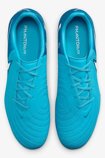 Футбольные бутсы Nike
