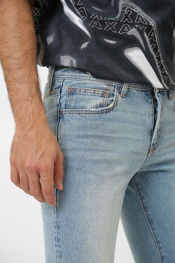Джинсы Armani Exchange