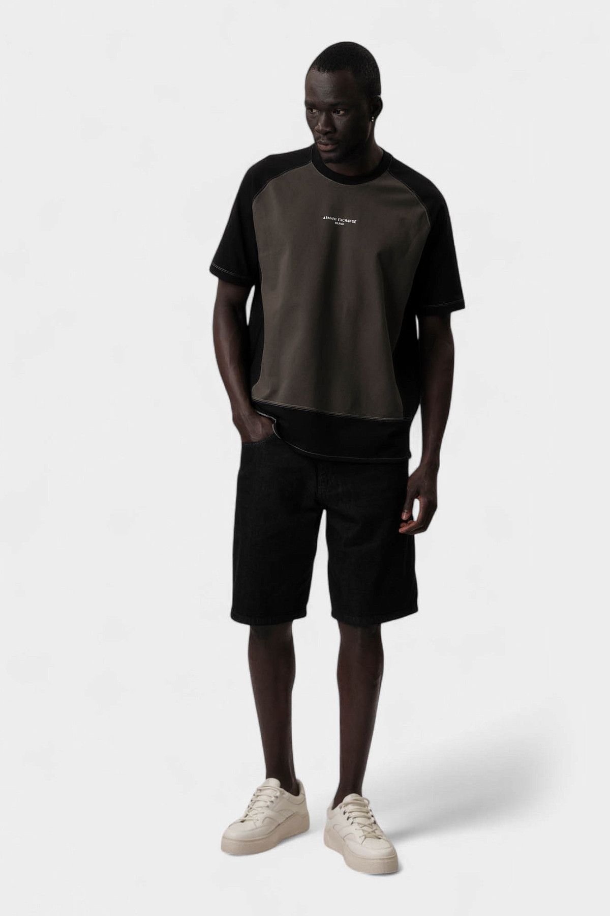 Футболка Armani Exchange Черный