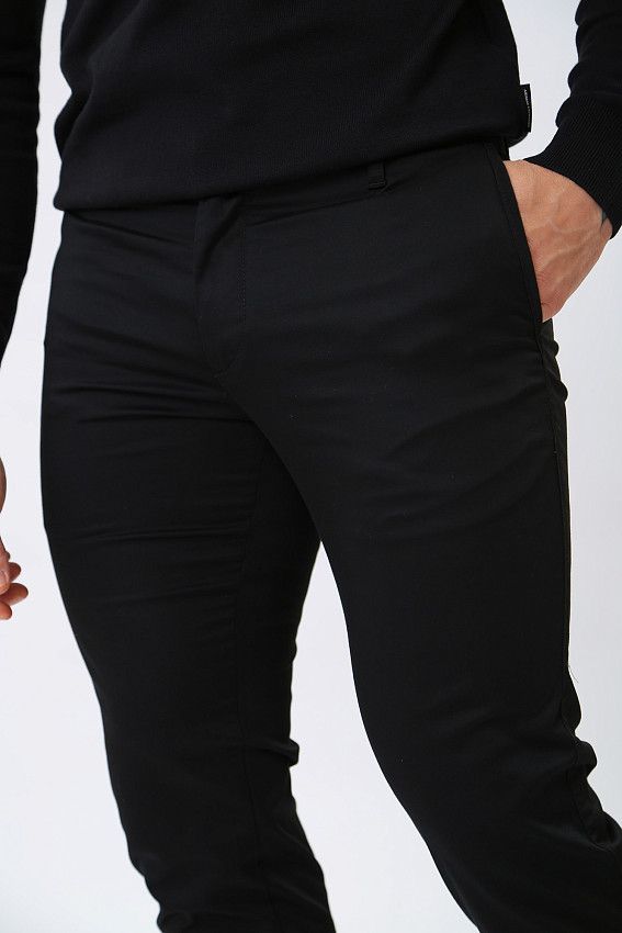 Брюки чиносы Armani Exchange Черный