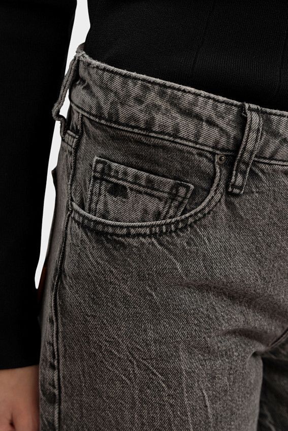 Джинсы Armani Exchange