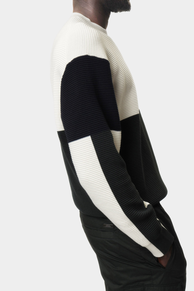 XM000174_AF11960 Джемпер Armani Exchange Белый