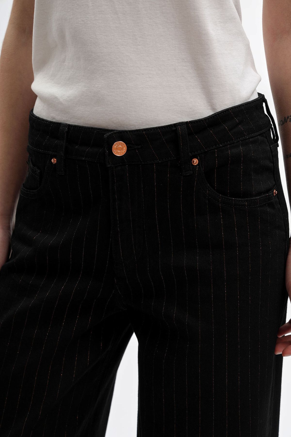 Джинсы Armani Exchange