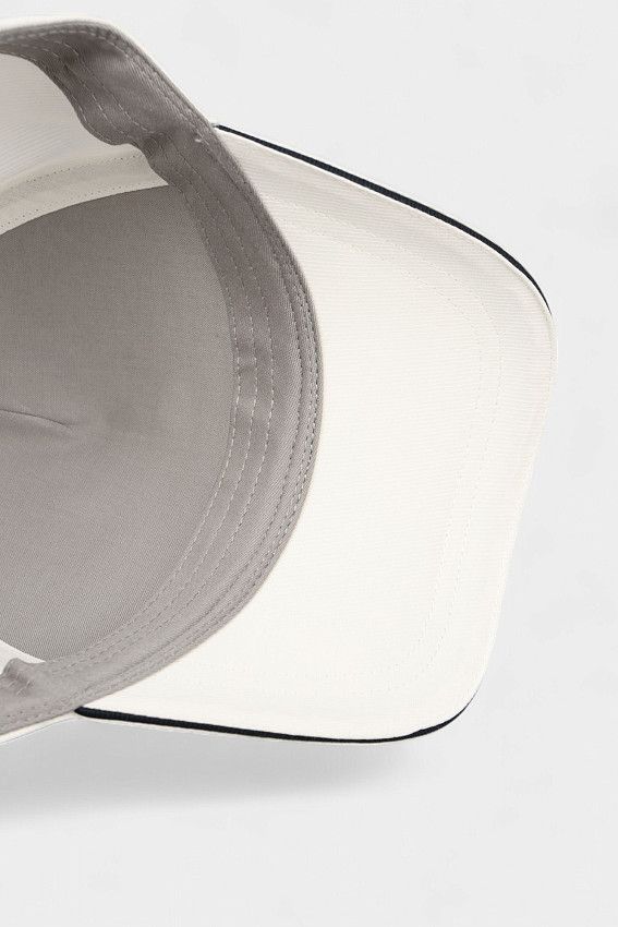 Кепка Emporio Armani Белый