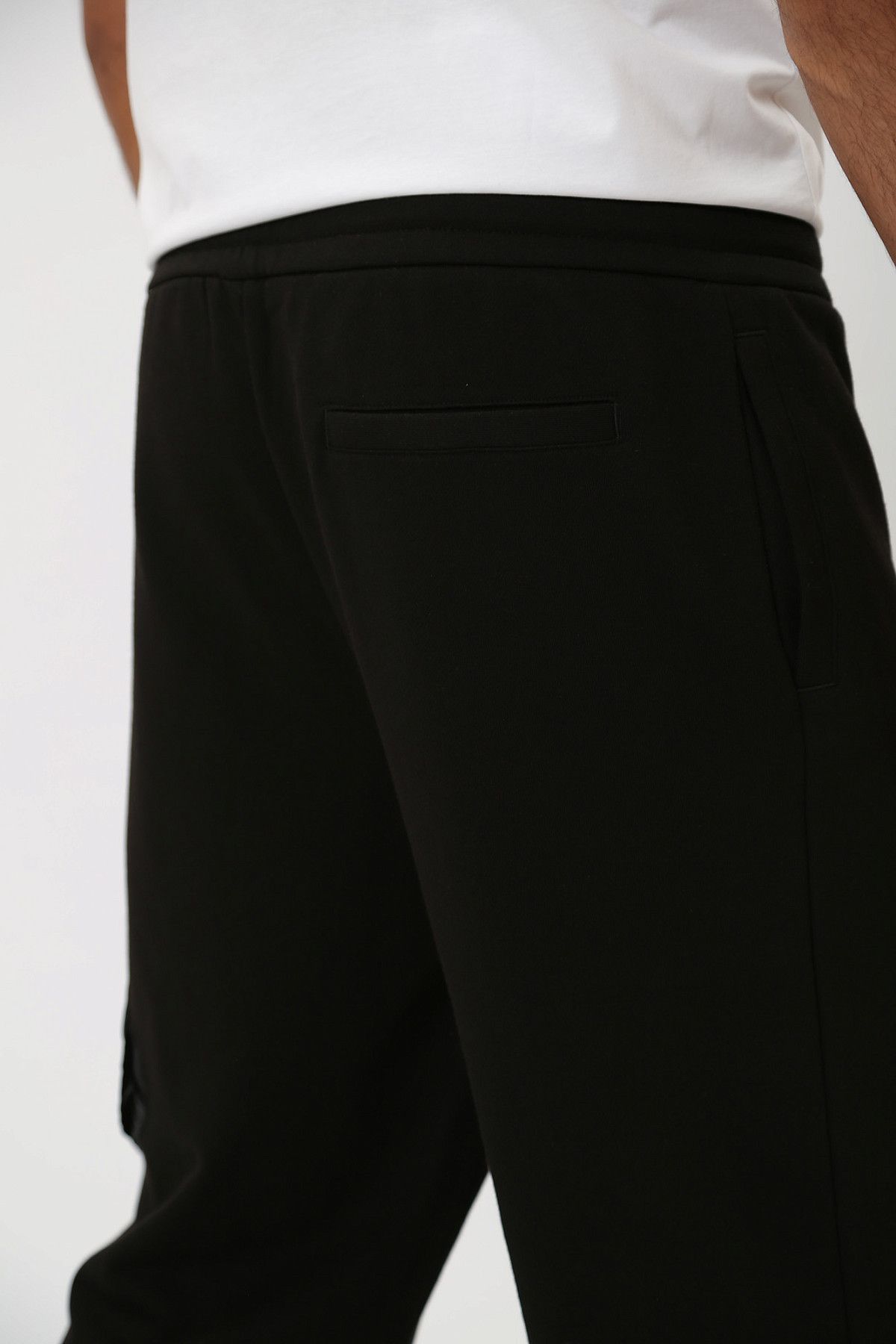 Брюки спортивные  Armani Exchange Черный