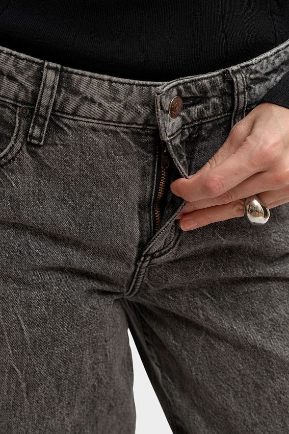 Джинсы Armani Exchange