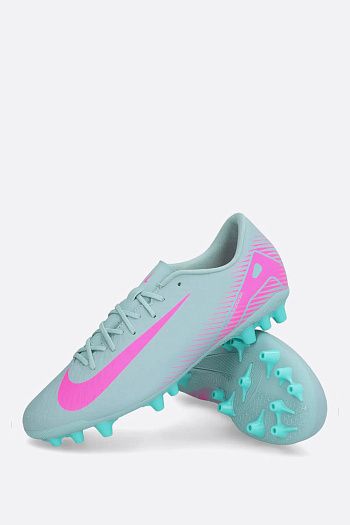 Футбольные бутсы Nike
