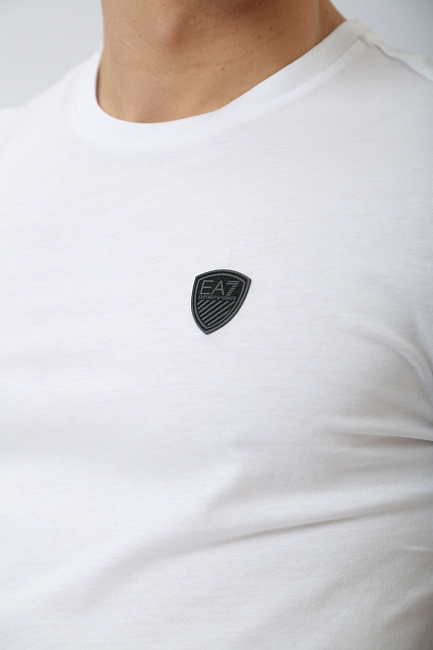 Футболка EA7