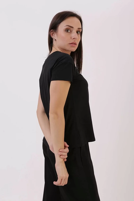 Футболка Armani Exchange Черный