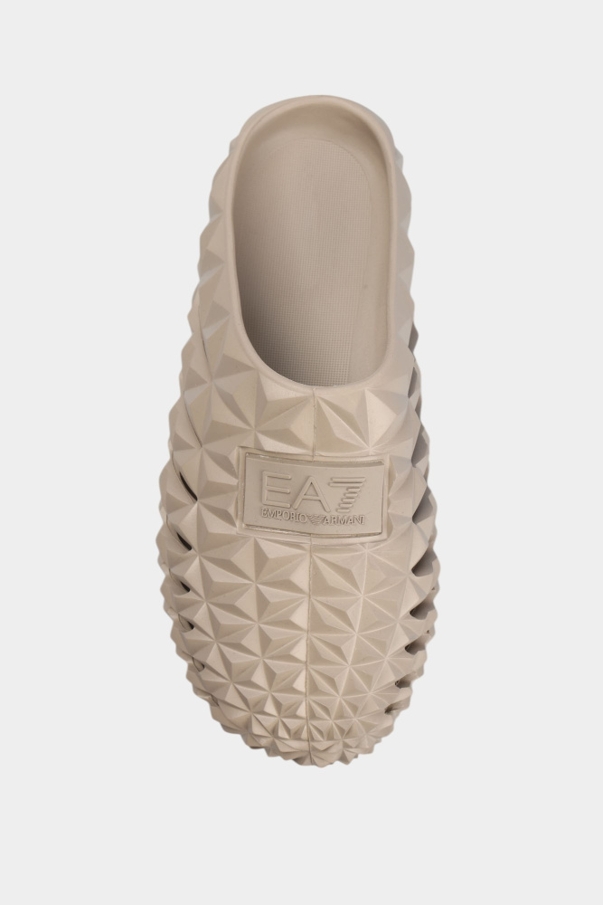 XBR001_XK385 Шлепанцы EA7 Бежевый