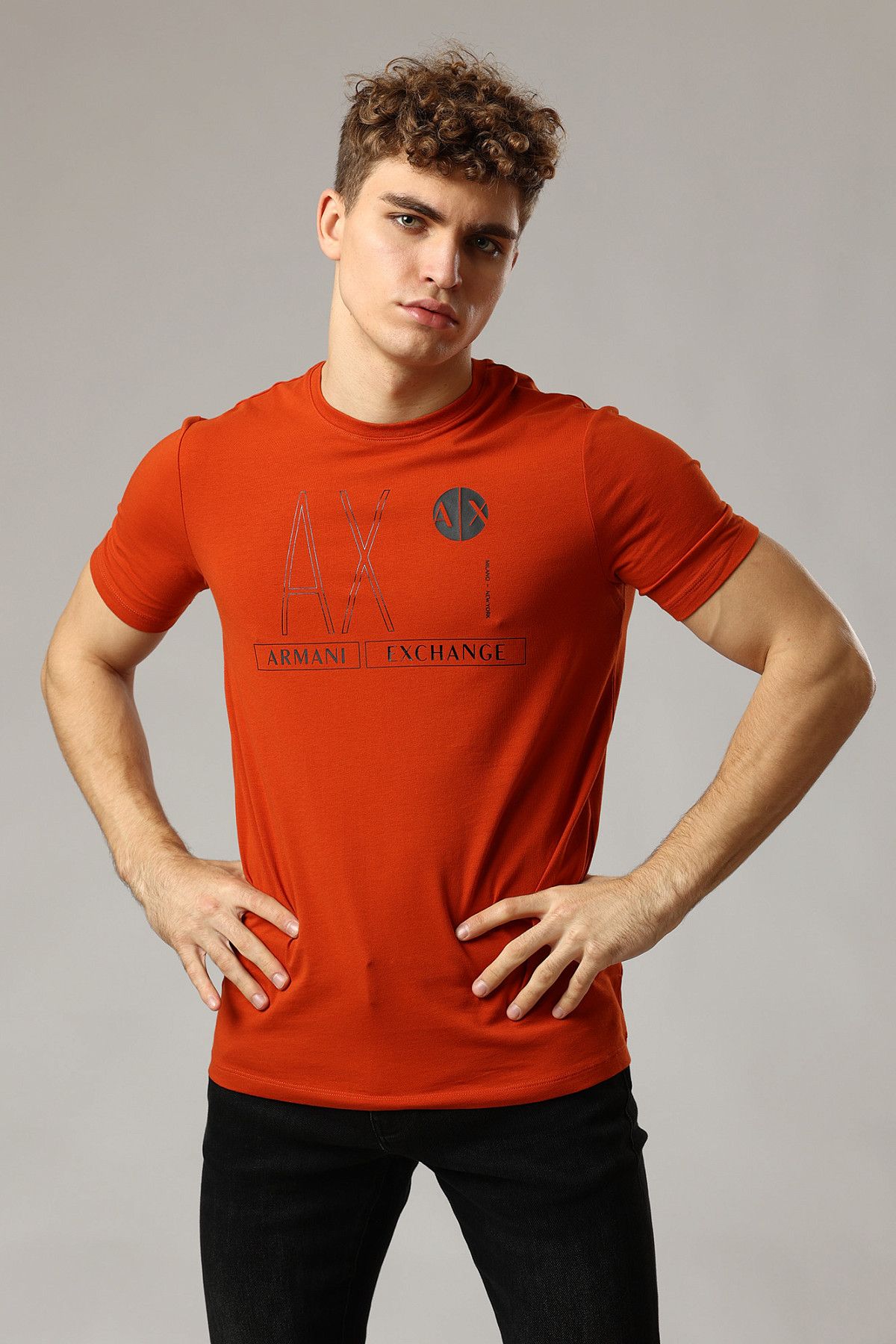 Футболка Armani Exchange Коричневый