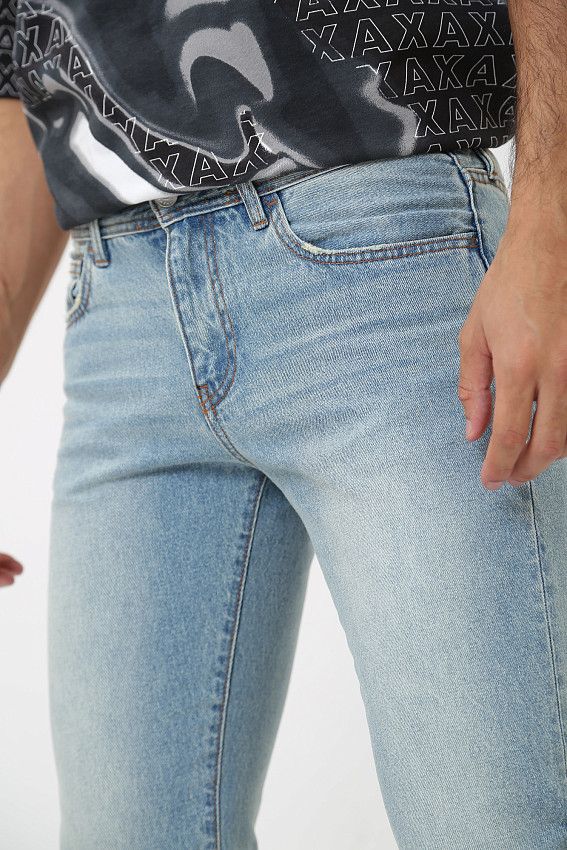 Джинсы Armani Exchange