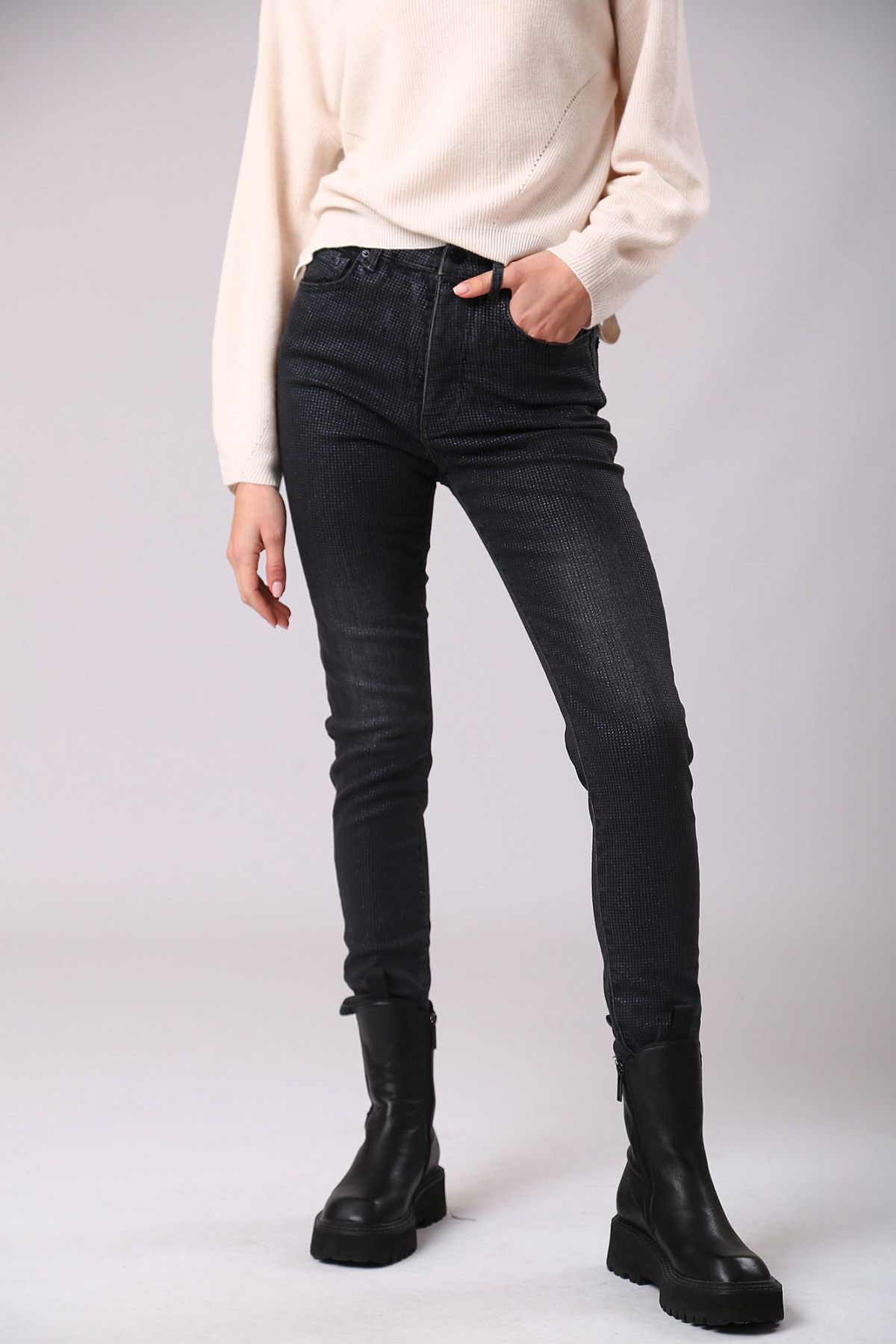 Джинсы Armani Exchange