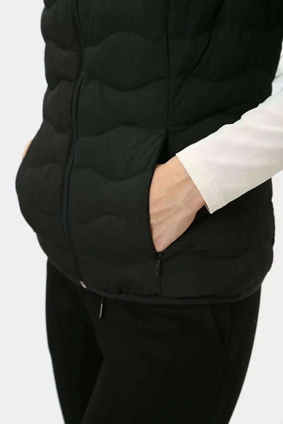 Жилет пуховый EA7