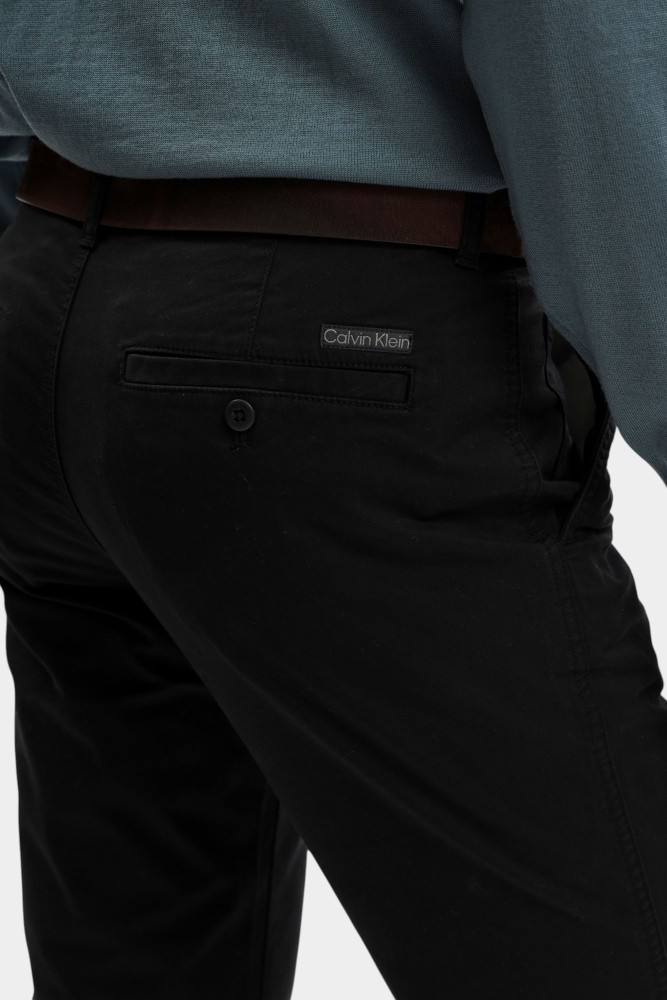 LV040EM628 Брюки чинос Calvin Klein Jeans Черный