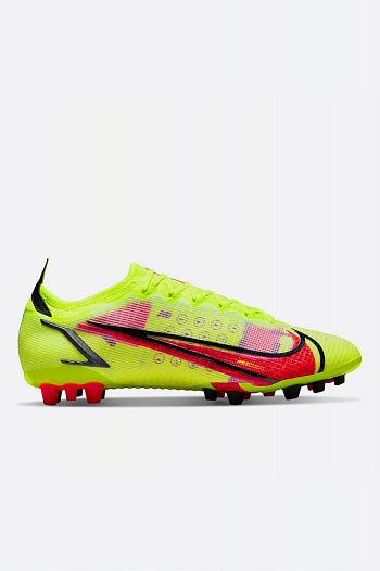 Футбольные бутсы Nike