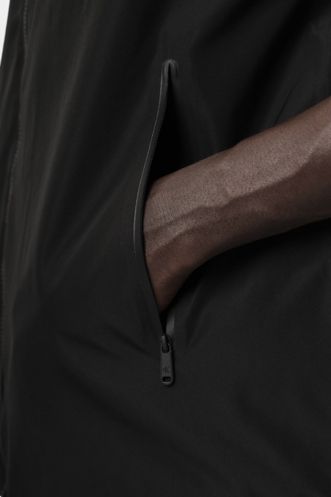 J30J327389 Жилет Calvin Klein Jeans Черный