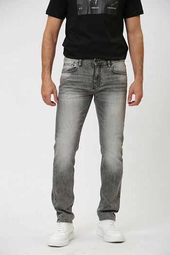 Джинсы Armani Exchange