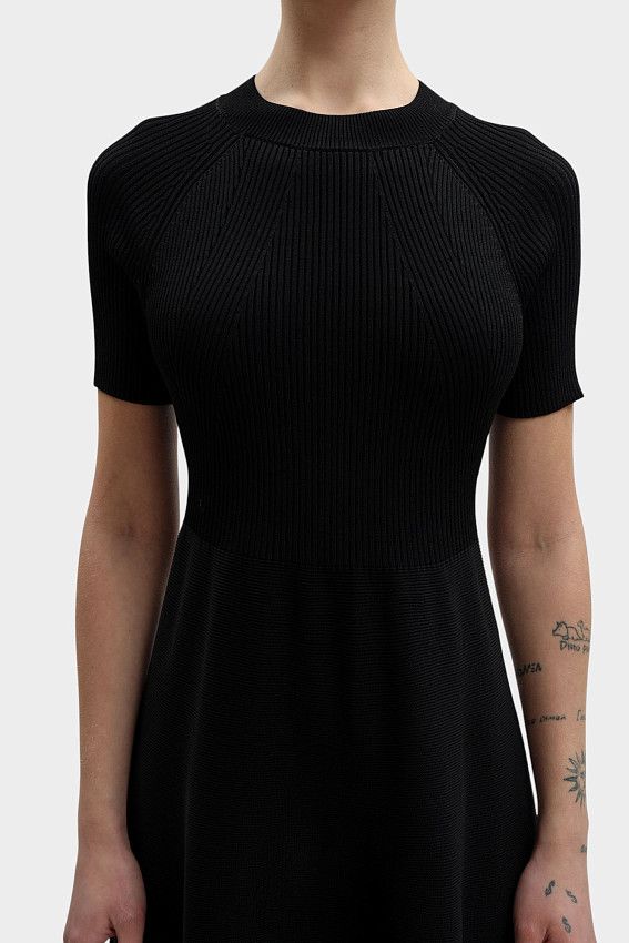 Платье Armani Exchange Черный