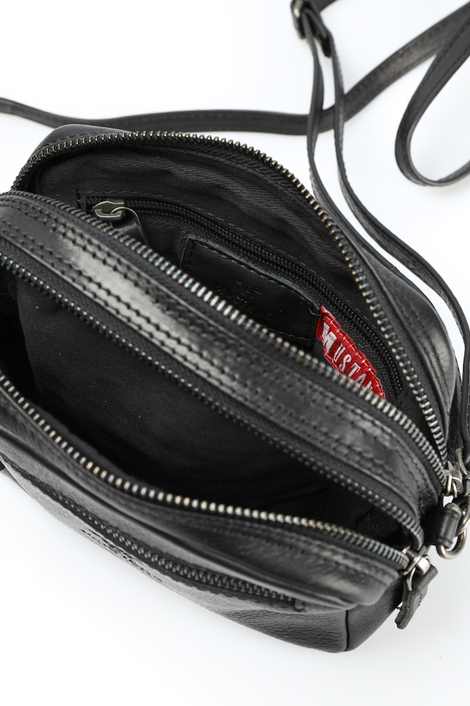 45.1037 Сумка Mustang Черный