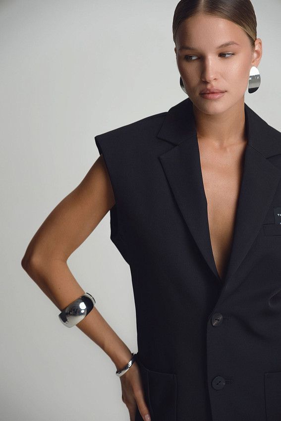 Жилет The Hills Черный