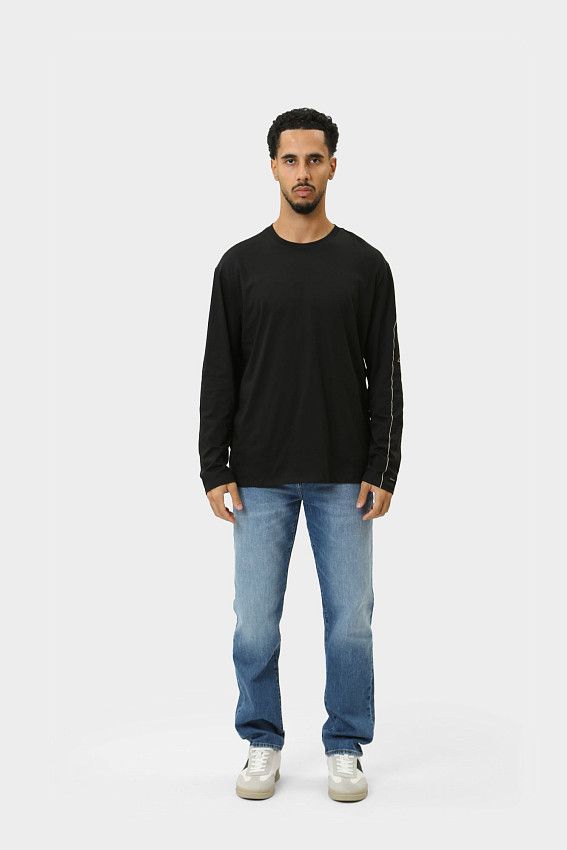 Футболка Armani Exchange Черный