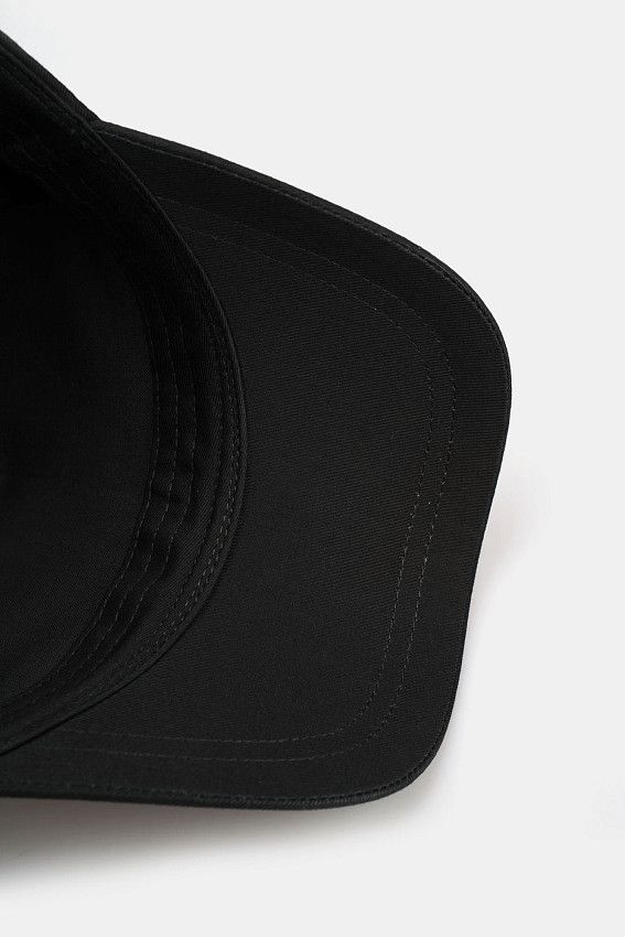 Кепка Armani Exchange Черный