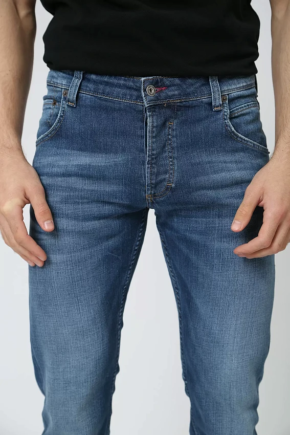 Джинсы Michigan Straight  Mustang