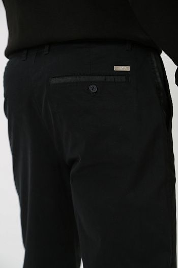 Брюки чиносы  Armani Exchange