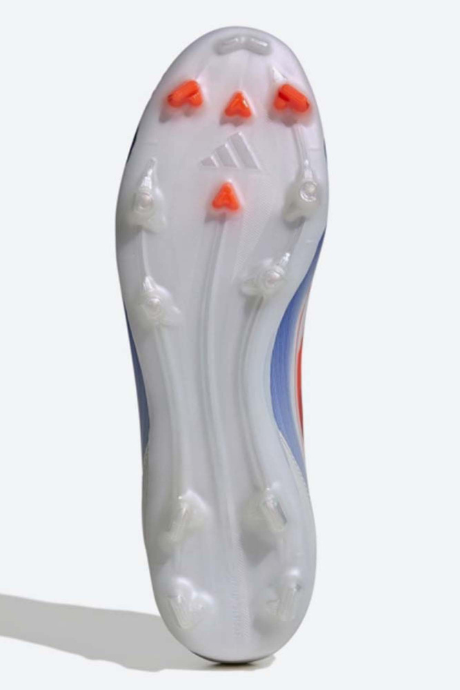 Футбольные бутсы Adidas