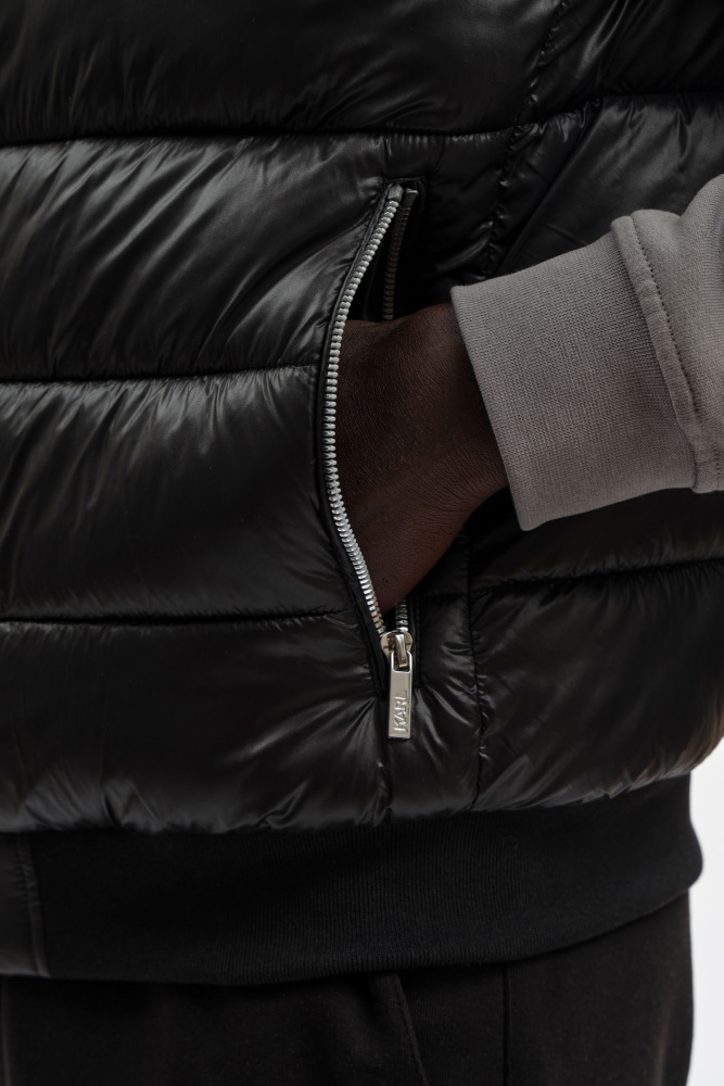 561590_505091 Жилет Karl Lagerfeld Черный