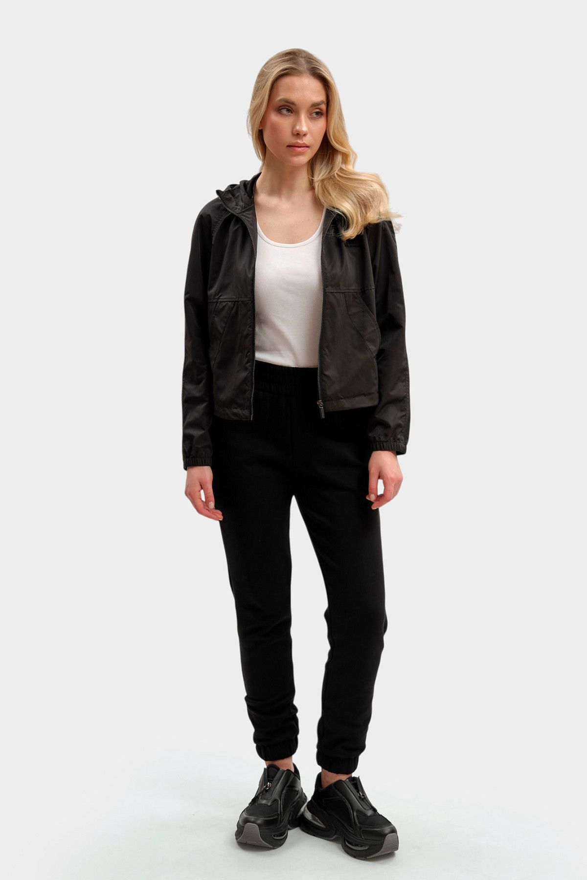 Брюки Armani Exchange Черный