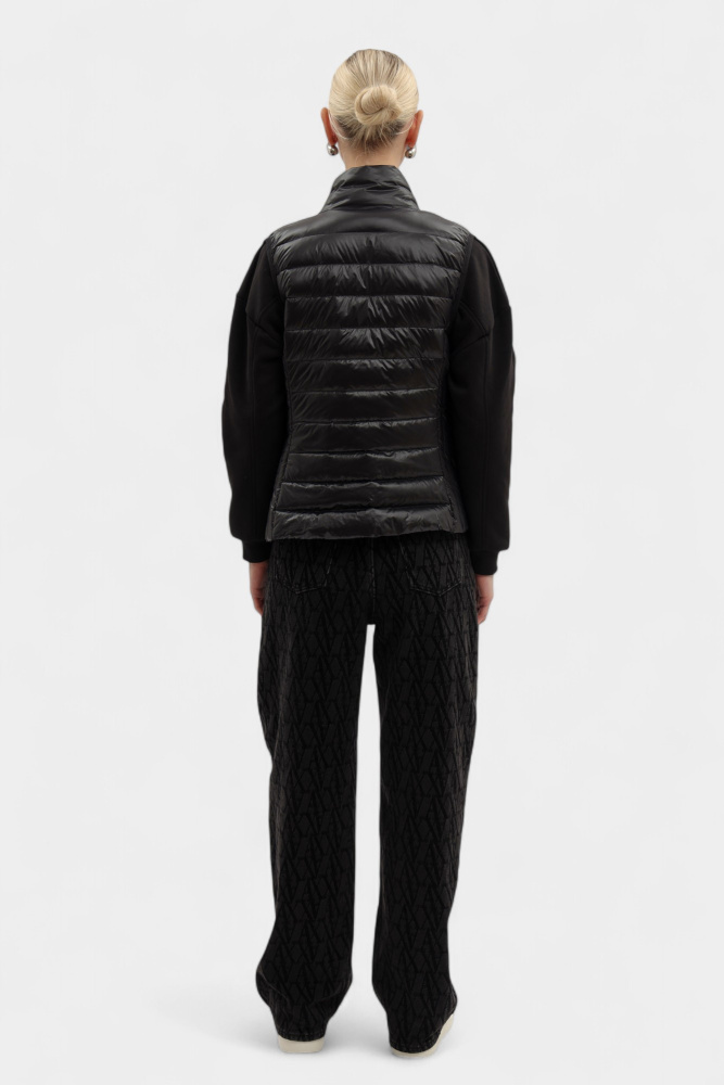 XW001921_AF18757 жилет пуховый armani exchange 