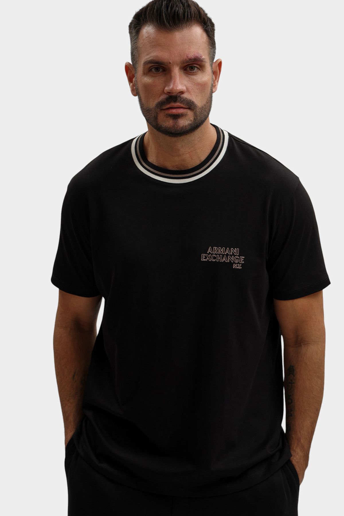 Футболка Armani Exchange Черный