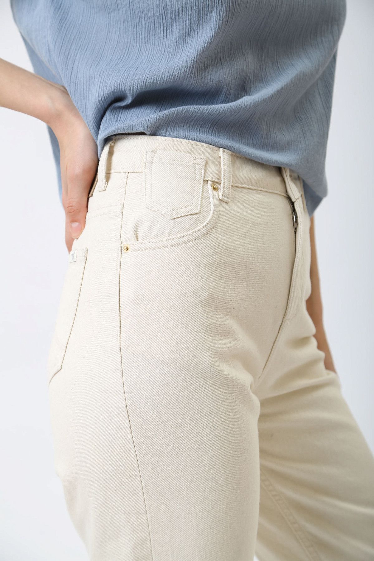 Джинсы Charlotte Tapered  Mustang