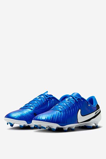 Футбольные бутсы Nike