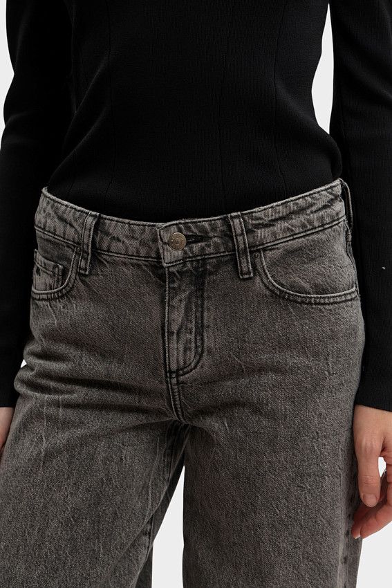 Джинсы Armani Exchange