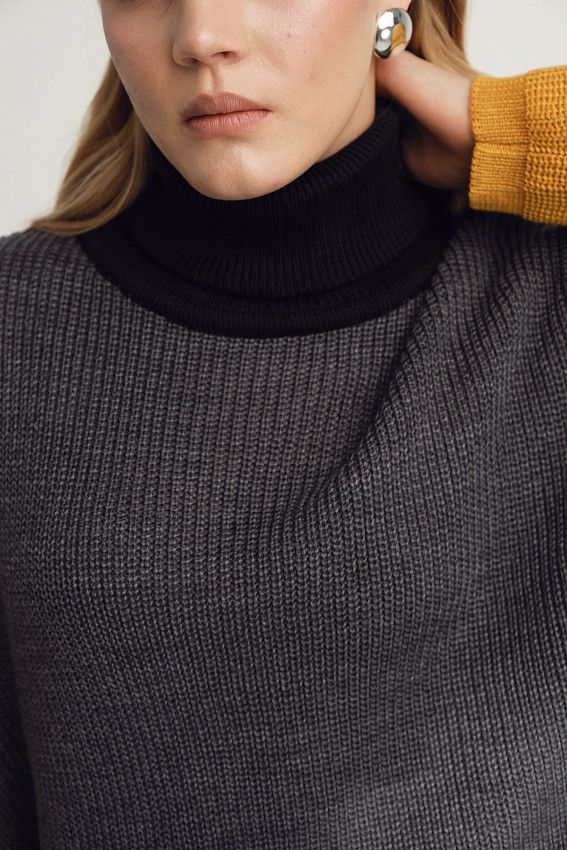 Свитер The Hills Серый