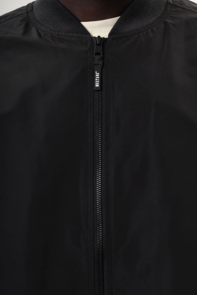 1016235 Бомбер Mustang Черный