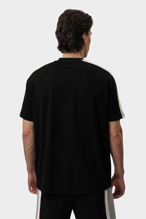 Футболка Armani Exchange Черный