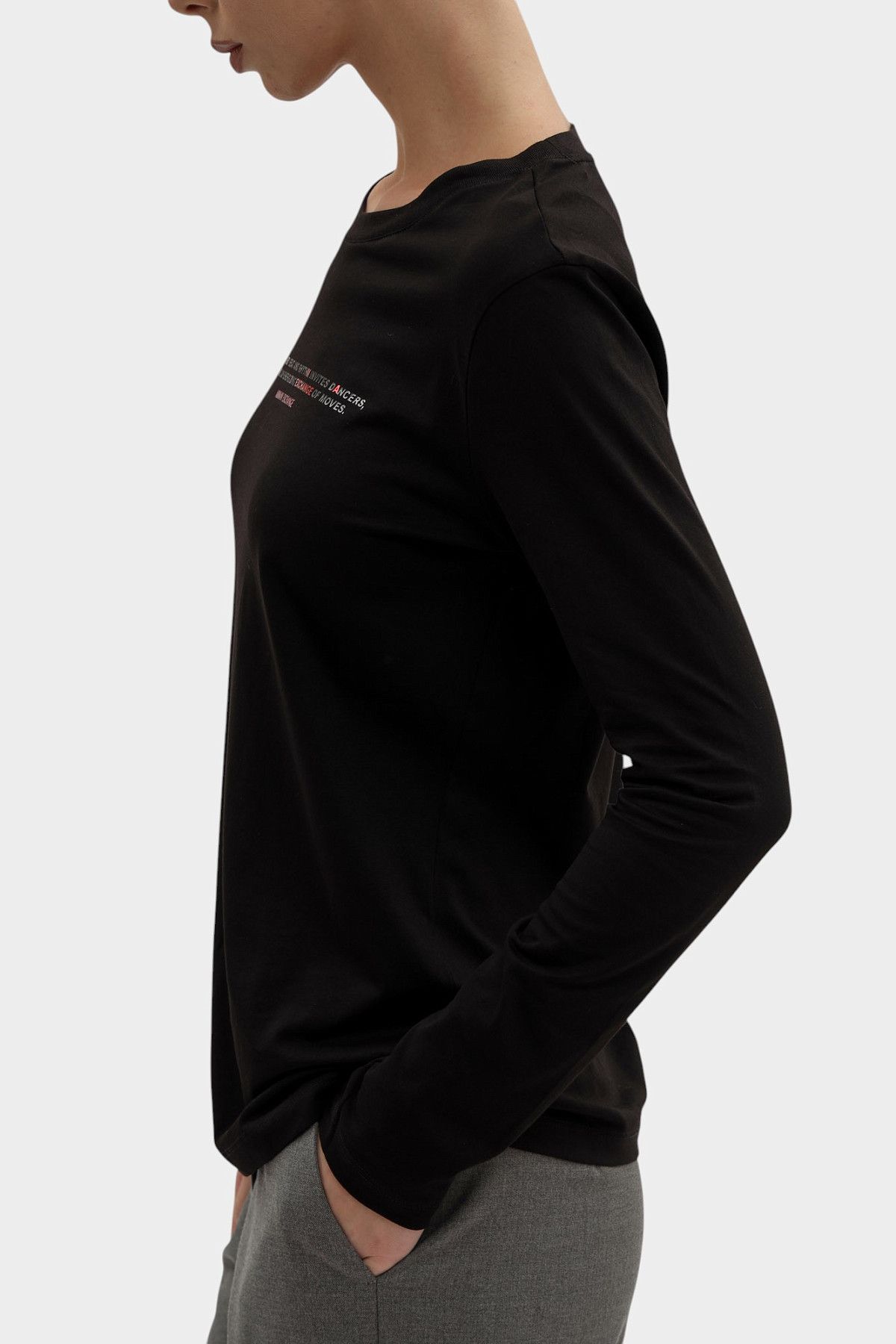 Лонгслив Armani Exchange Черный