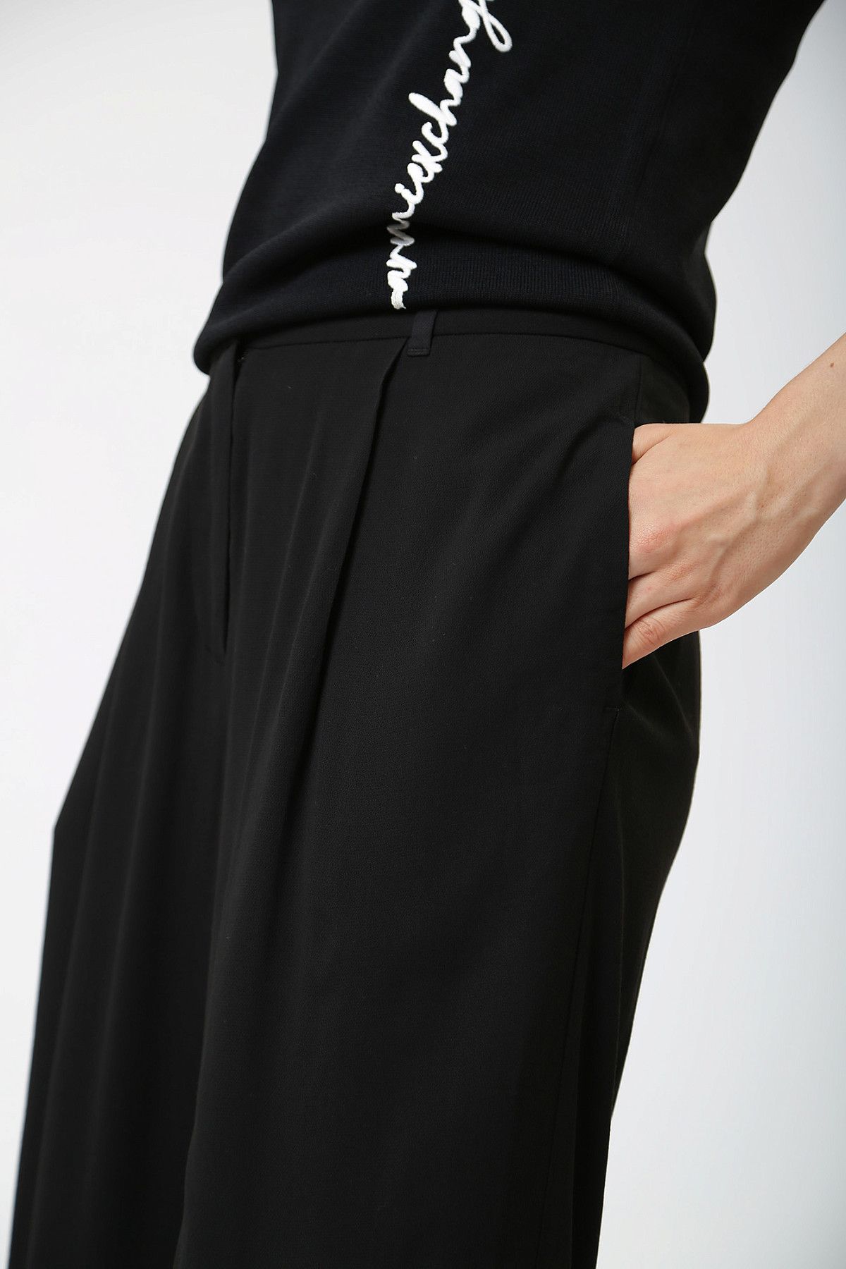 Брюки Armani Exchange Черный