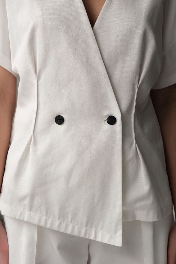 Жилет The Hills Молочный