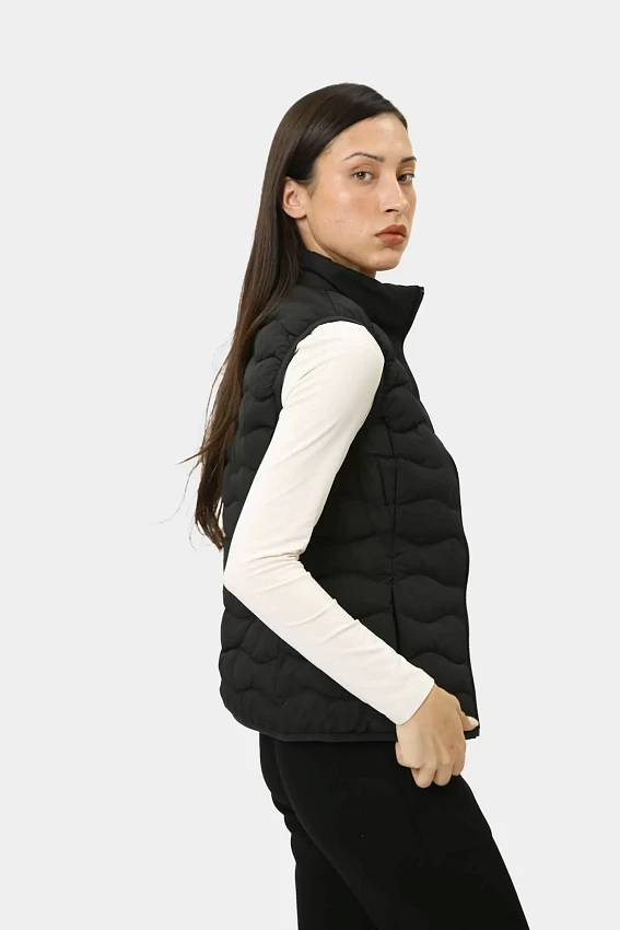 Жилет пуховый EA7