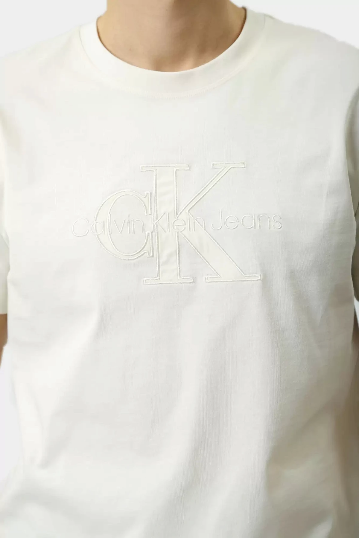 Футболка Calvin Klein Jeans Молочный