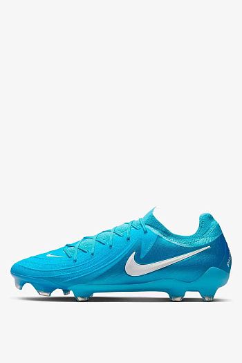 Футбольные бутсы Nike